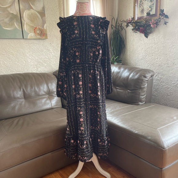 Divided Dresses & Skirts - Divided Floral Dress